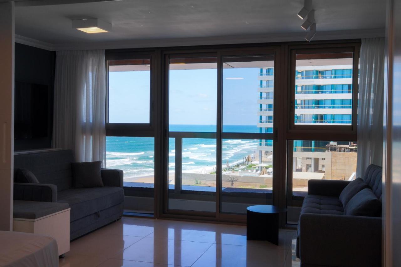 Beachfront Boutique Apartment Herzelia Eksteriør billede