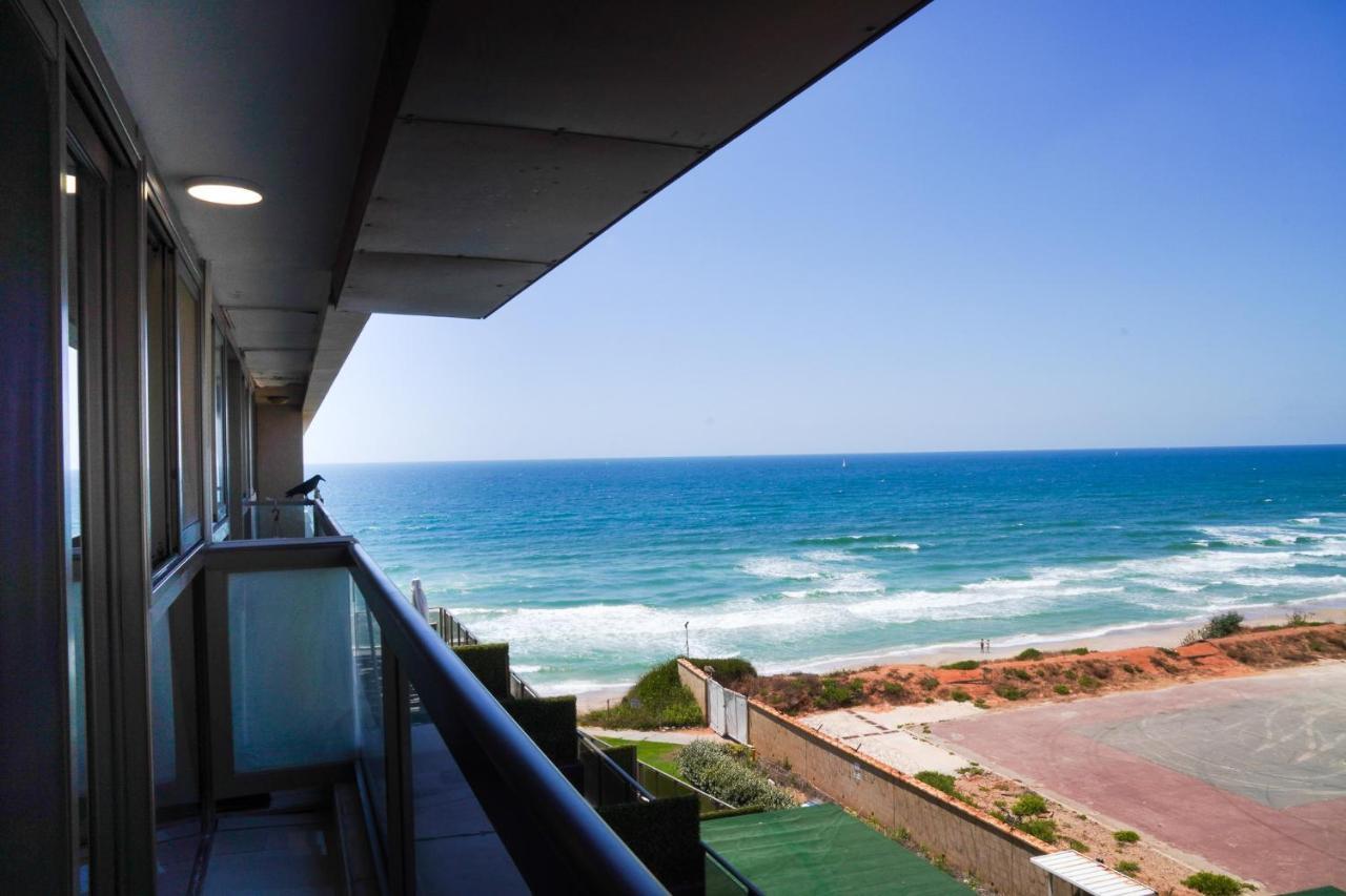Beachfront Boutique Apartment Herzelia Eksteriør billede